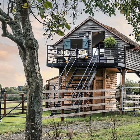 The Treehouse At Humblebee Hall Worcester Eksteriør billede
