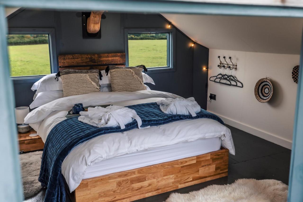 The Treehouse At Humblebee Hall Worcester Eksteriør billede